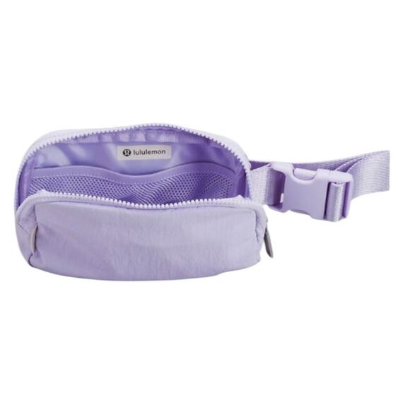 Lululemon Arhletica Everywhere Belt/Sling Bag 1L | Lavender Frost | NEW/NWT!! - Picture 4 of 16